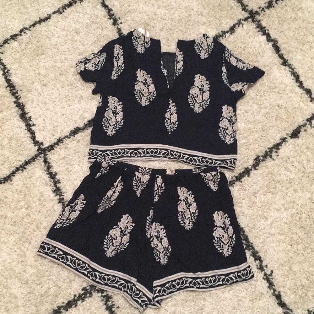 Short & Top Combo - Picture 2 of 4